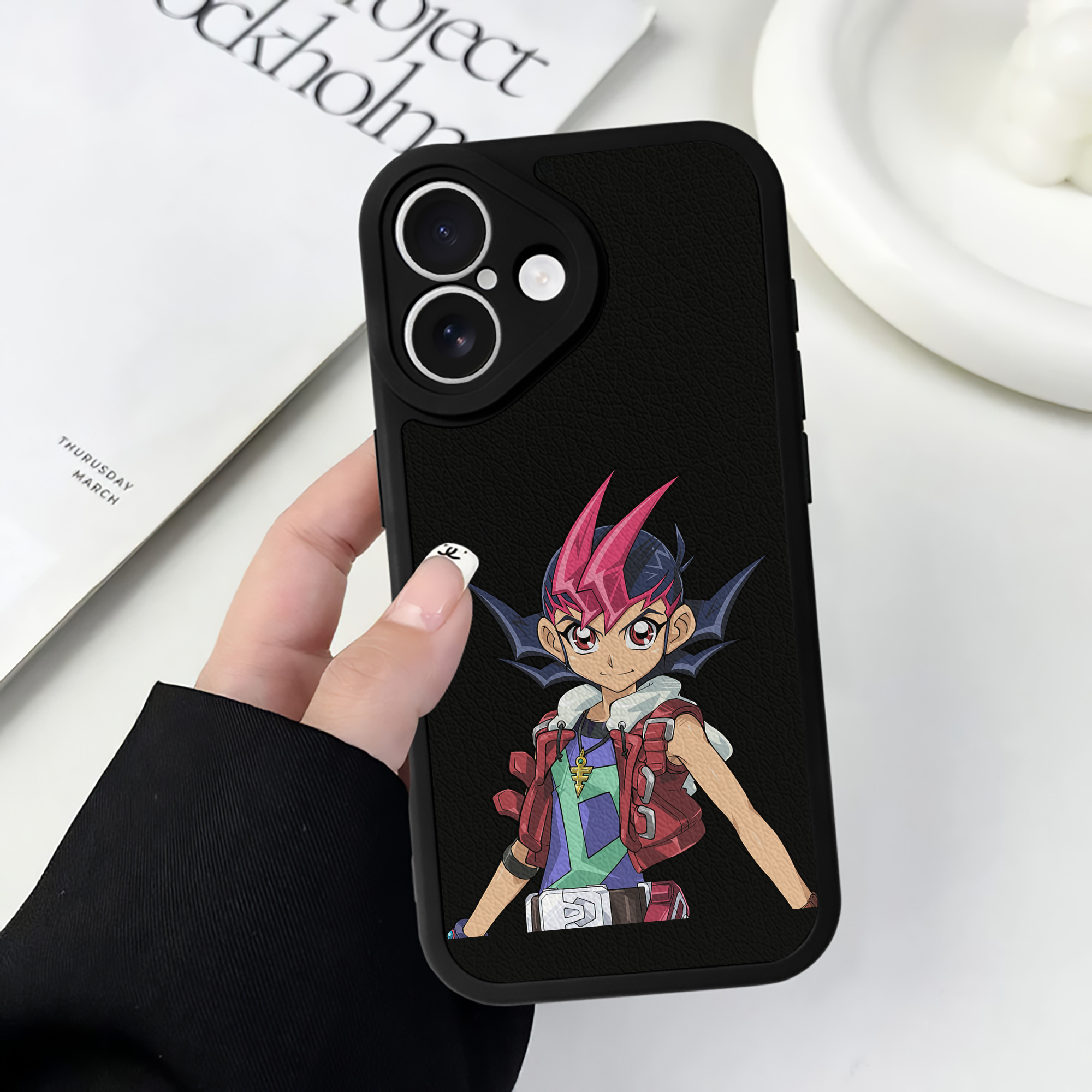 遊☆戯☆王 Yu-Gi-Oh! 【iPhone 16シリーズ対応】シリコンスマホケース（レザー調） 材質：シリコン